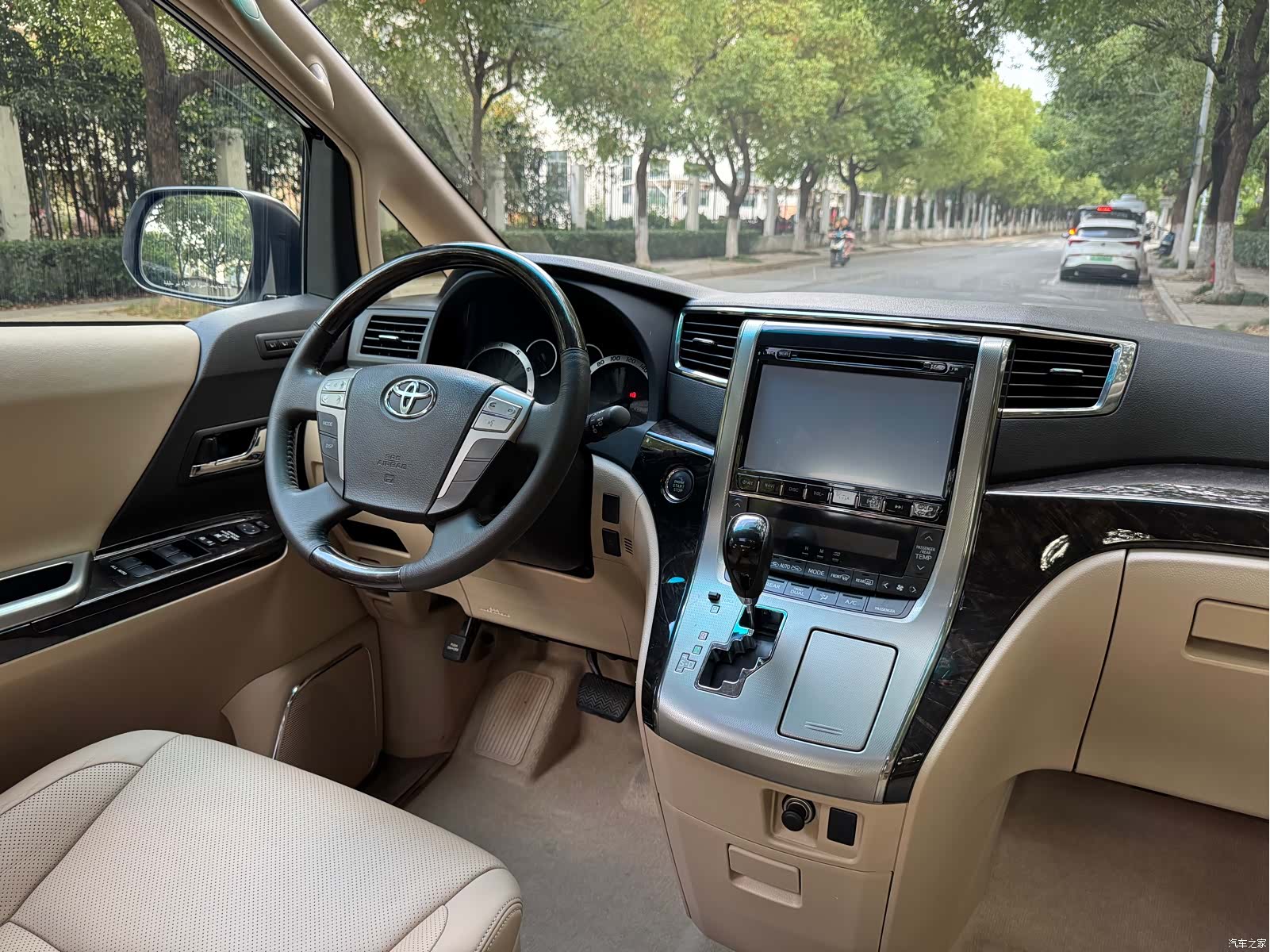 Toyota Alphard, 2016 12