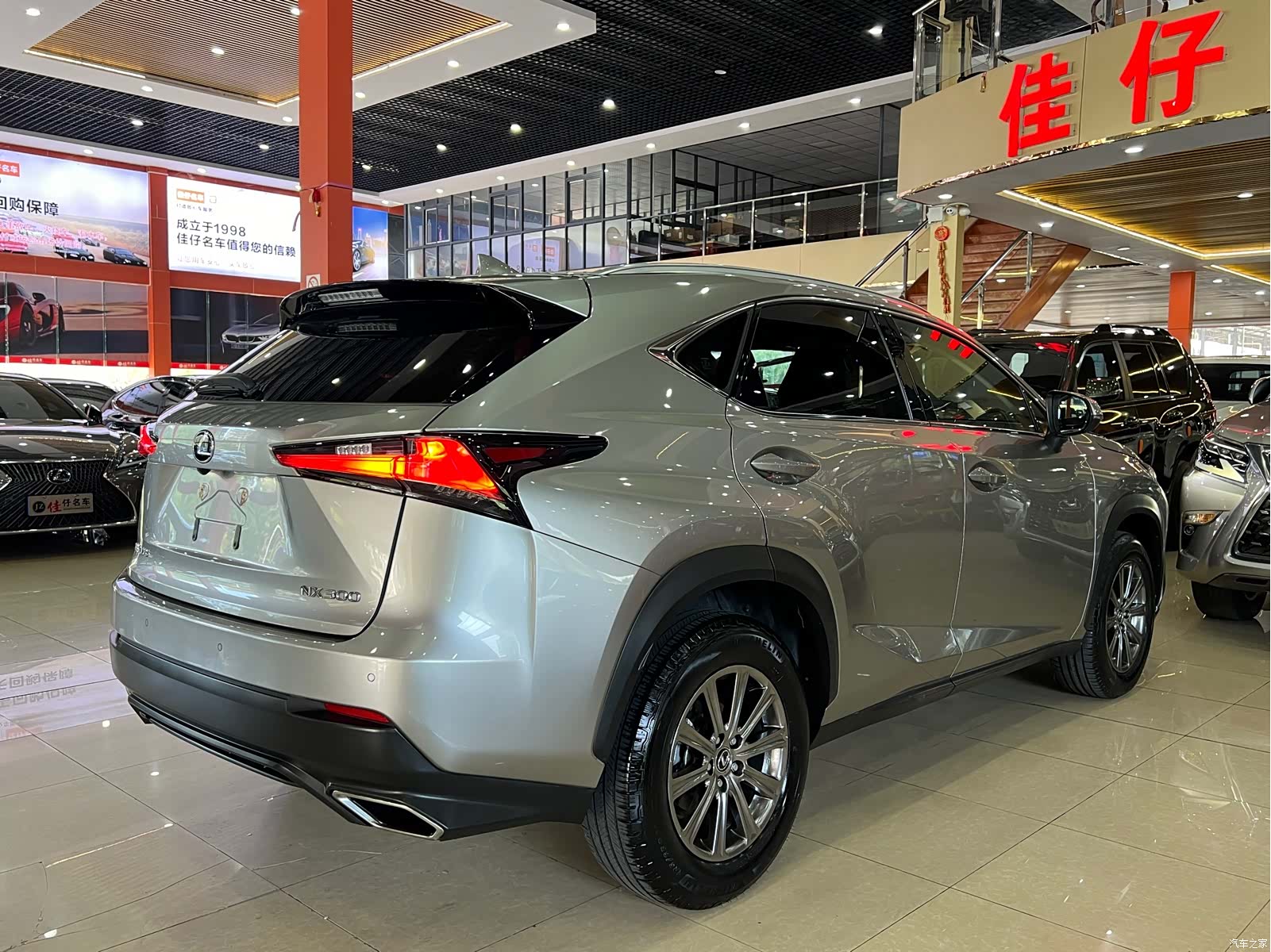 Lexus NX, 2018 все фото