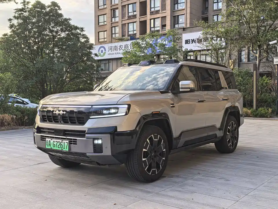 BYD Leopard 8