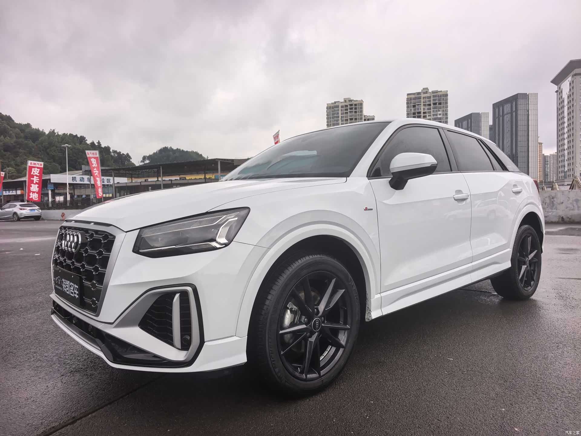 Audi Q2L, 2022 1