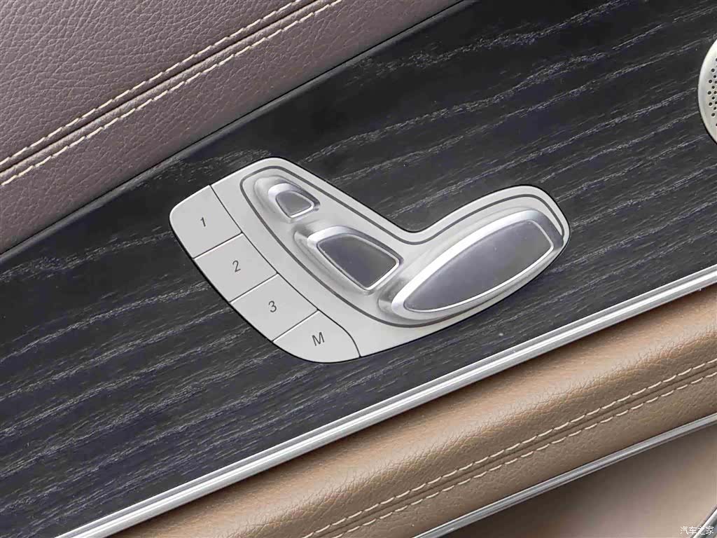 Mercedes-Benz E-Class, 2023 13