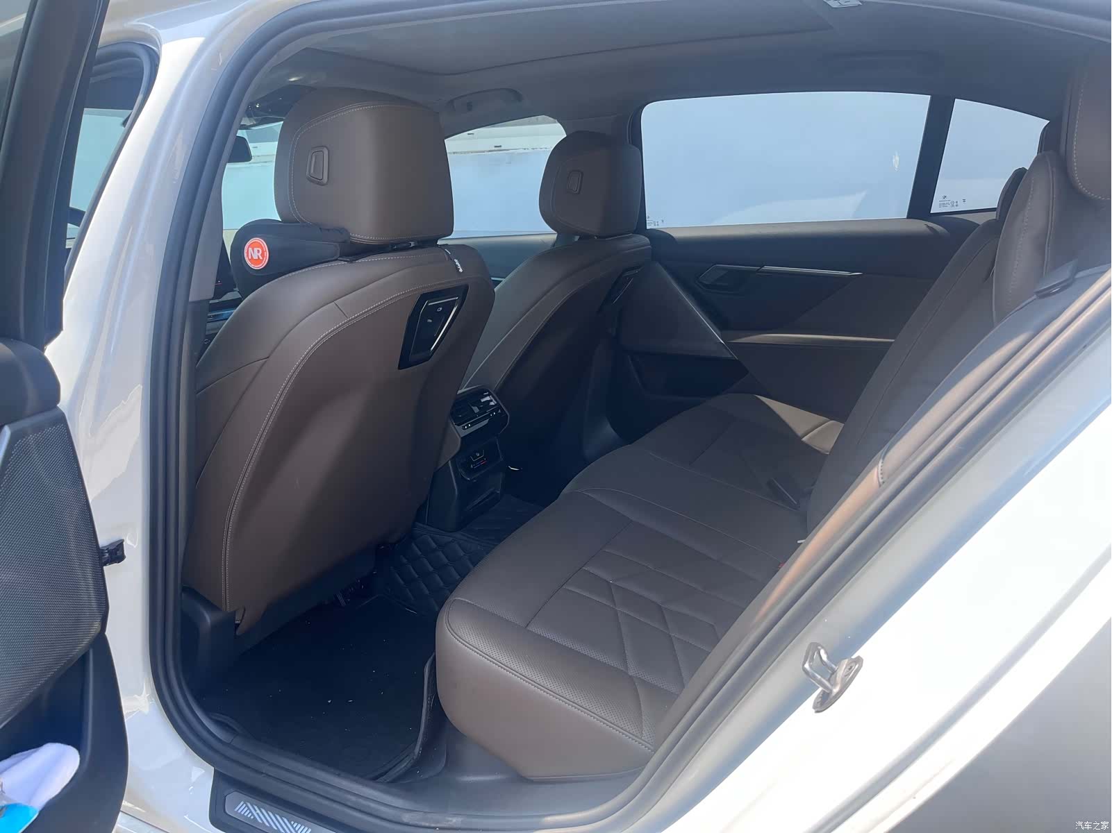 BMW i5, 2024 11