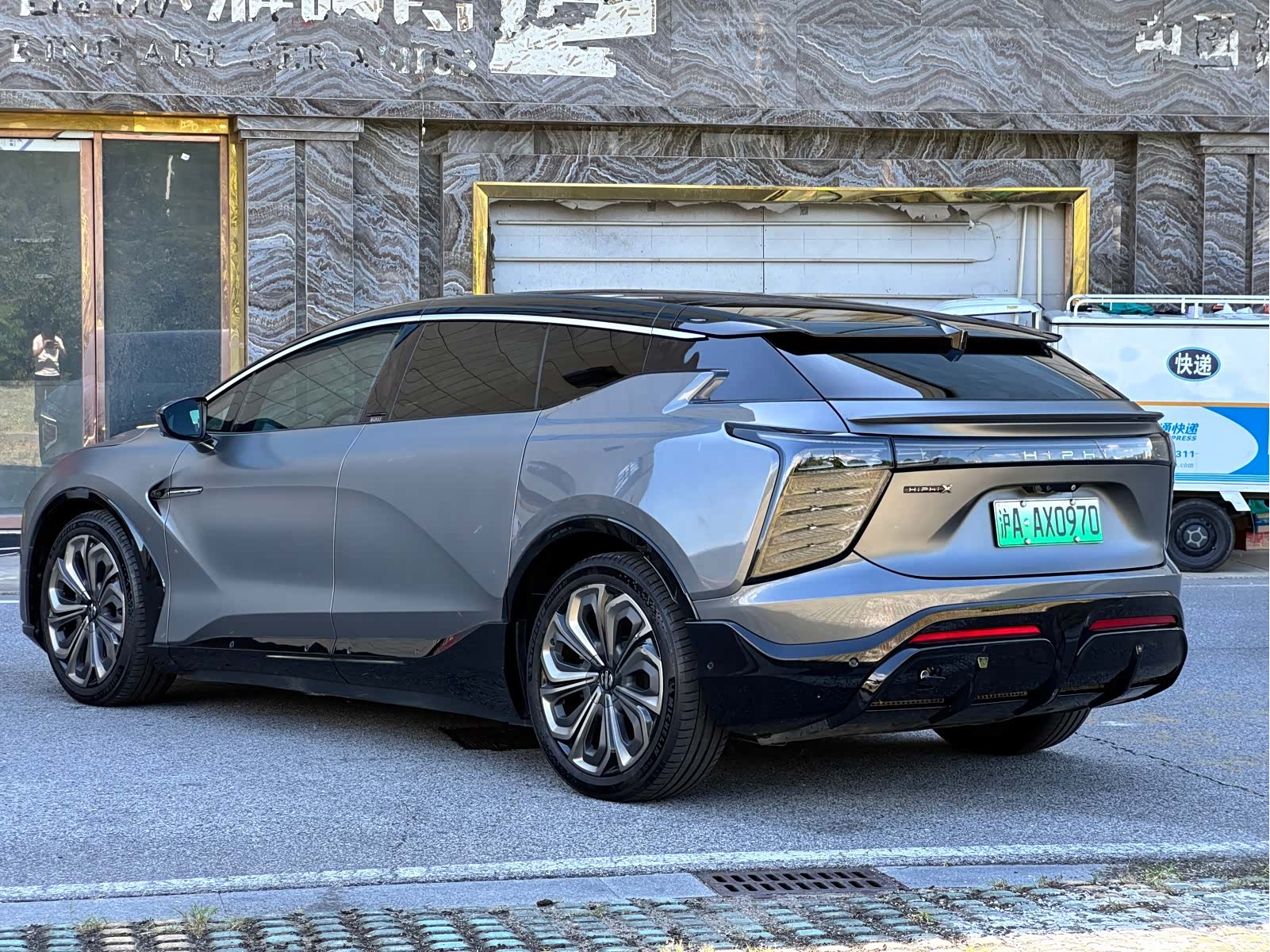HiPhi X, 2022 7