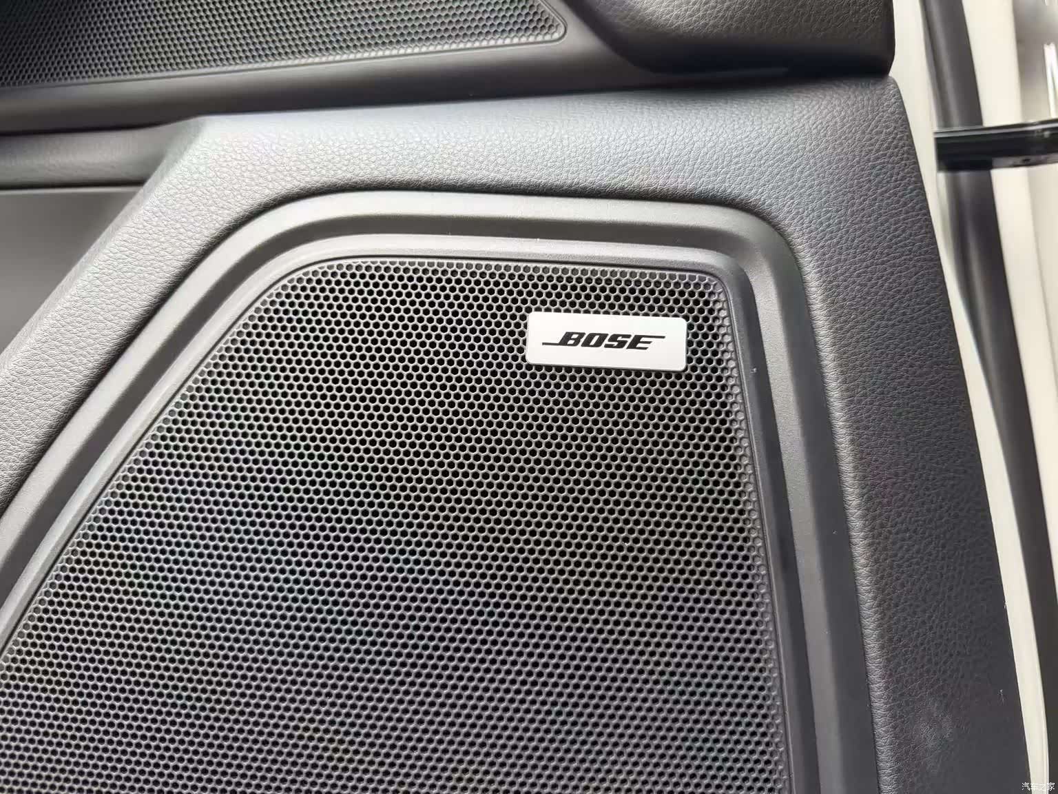 Porsche Macan, 2022 11