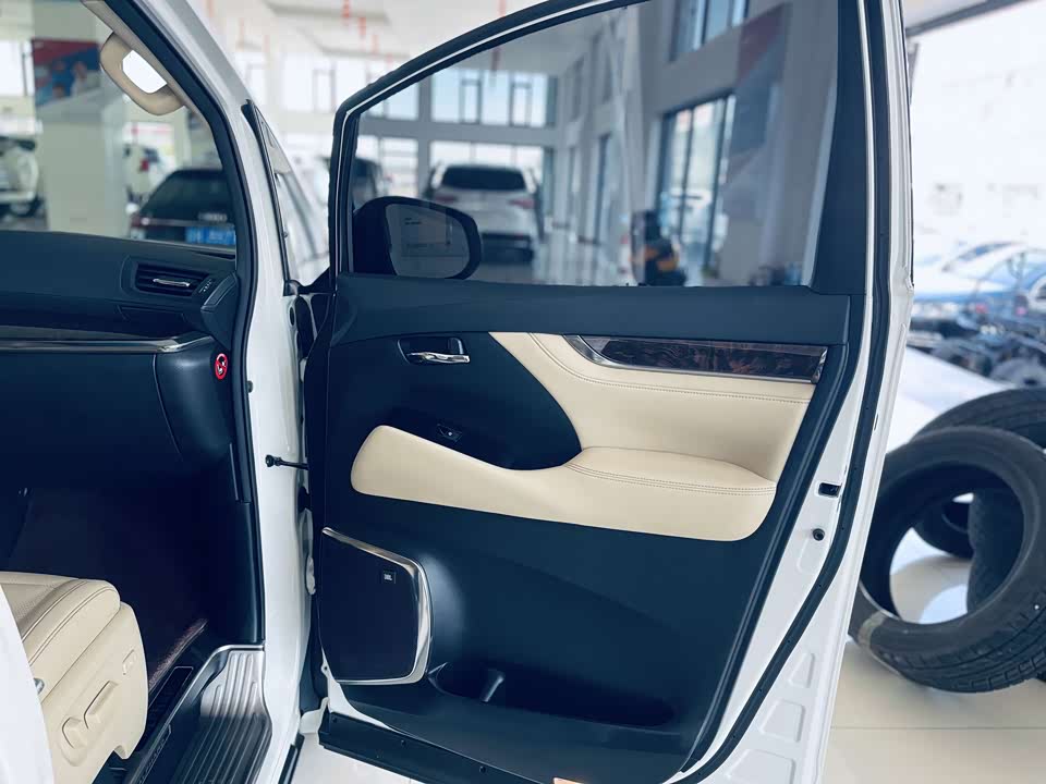 Toyota Elfa Toyota Elfa