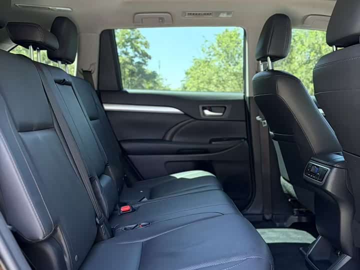 Toyota Highlander, 2017 года фото 11