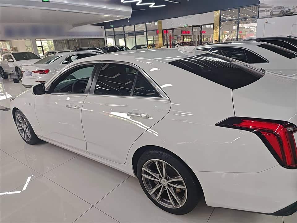 Cadillac CT4