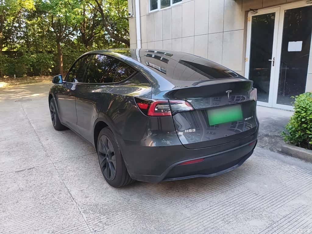 Tesla Model Y, 2024 все фото