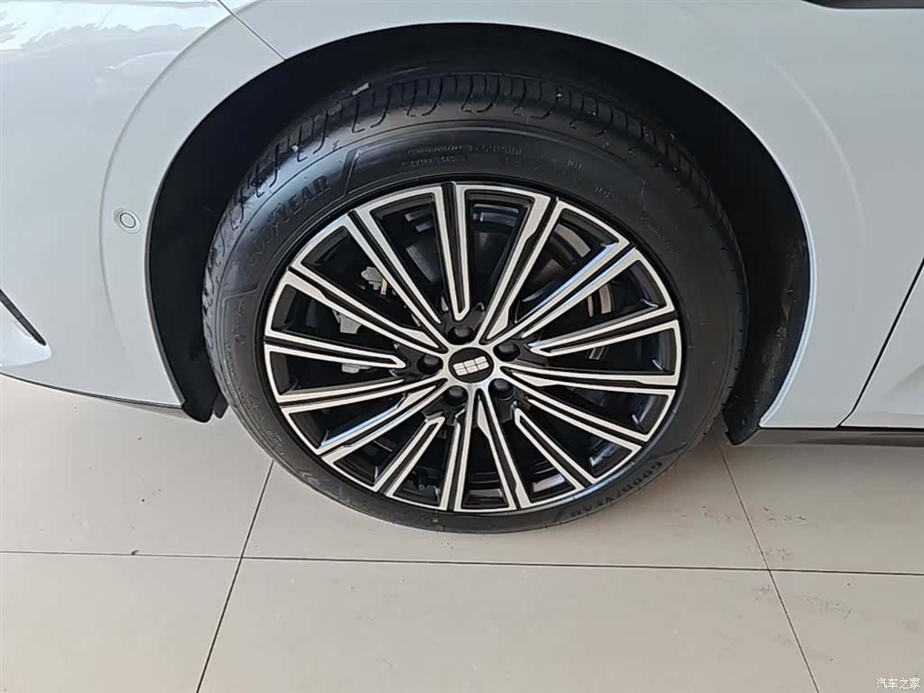 Geely 8, 2026 23