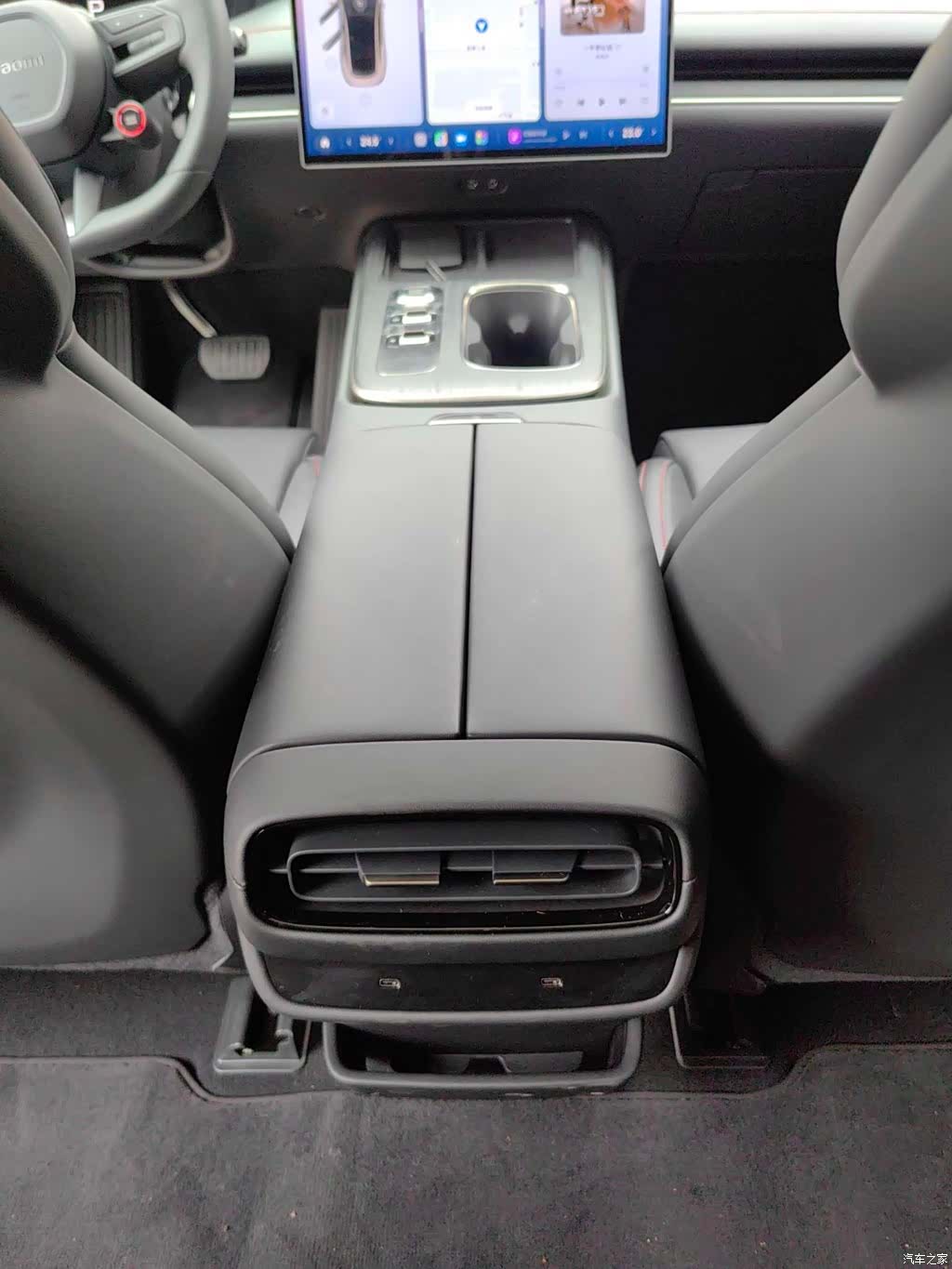 Xiaomi SU7, 2024 11