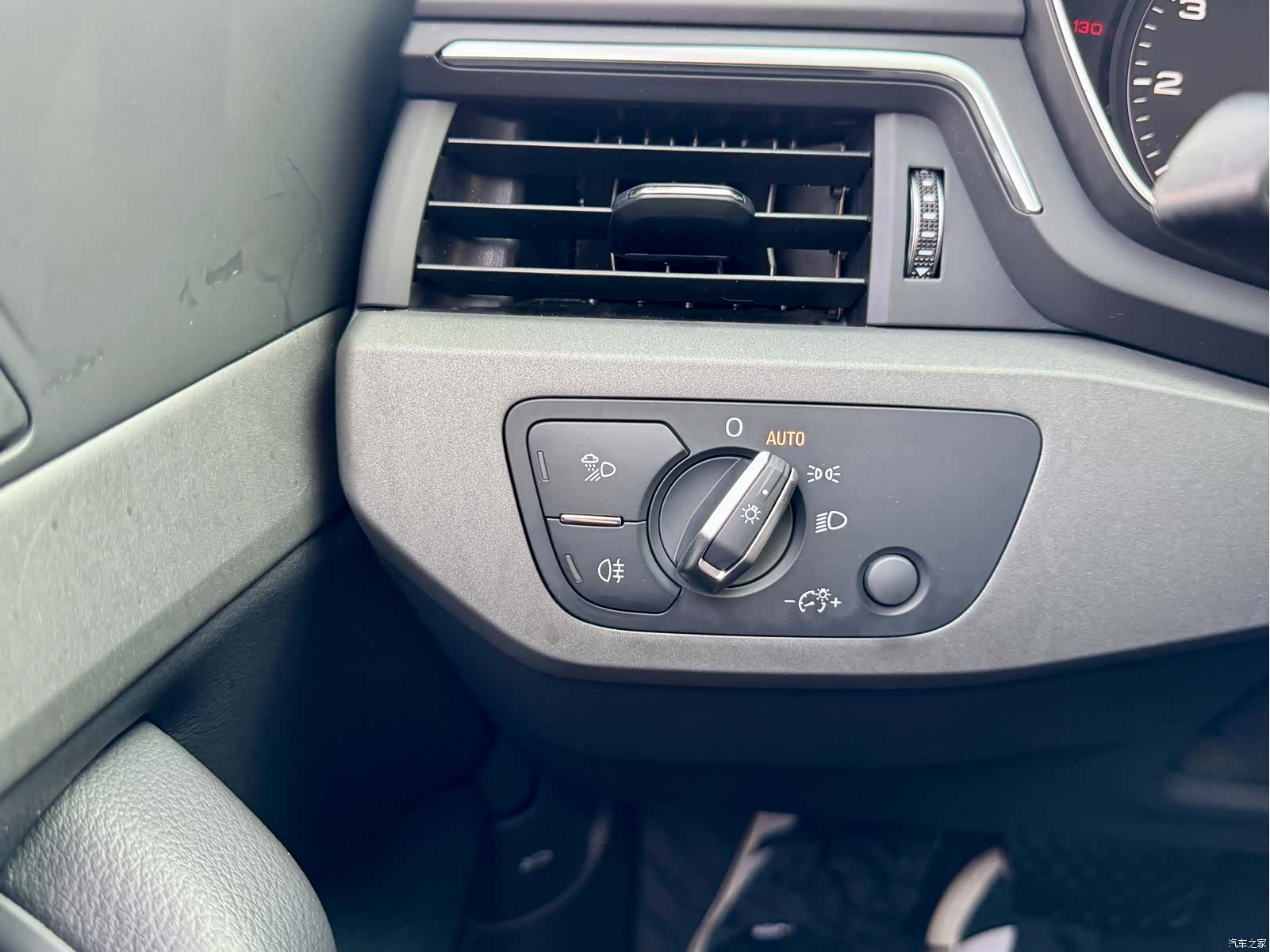 Audi A4L, 2020 43