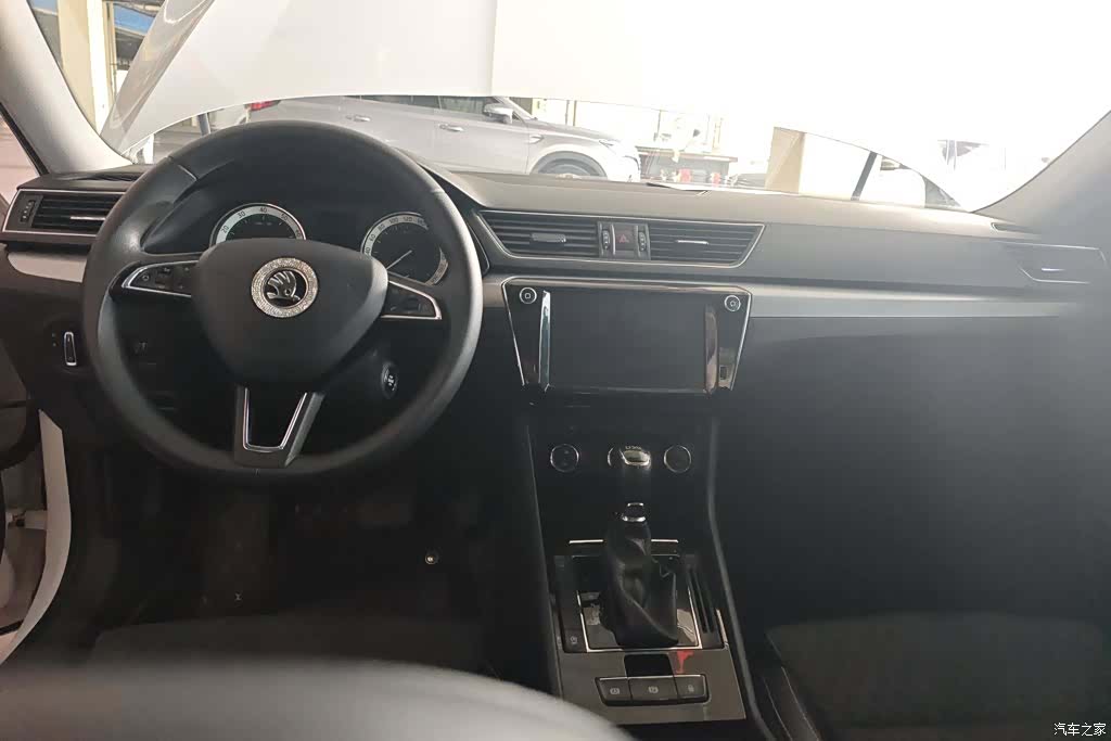 Skoda Superb, 2018 12