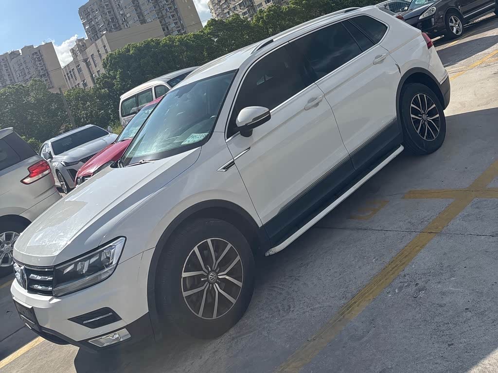 Volkswagen Tiguan L