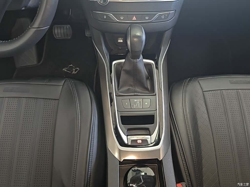 Peugeot 408, 2017 14