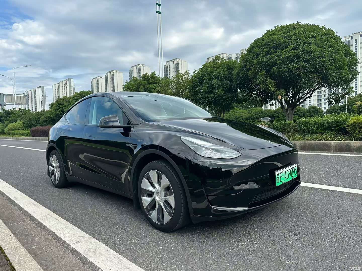 Tesla Model Y, 2023 3