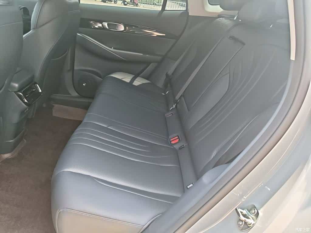 Geely Galaxy E5, 2025 17