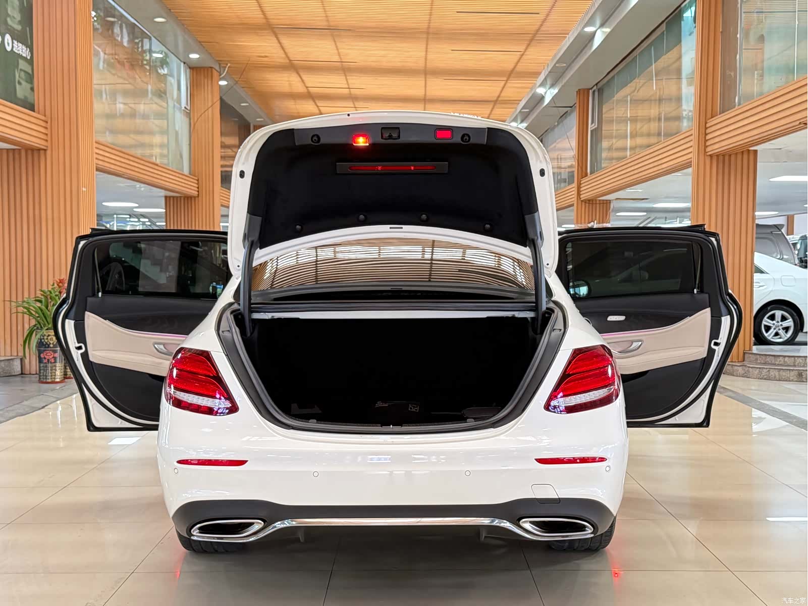 Mercedes-Benz E-Class, 2017 14