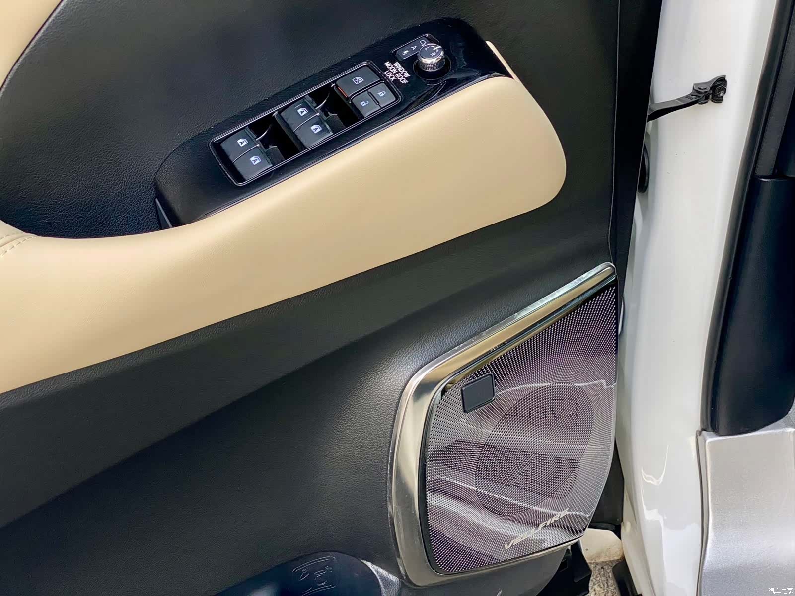 Toyota Vellfire, 2020 12