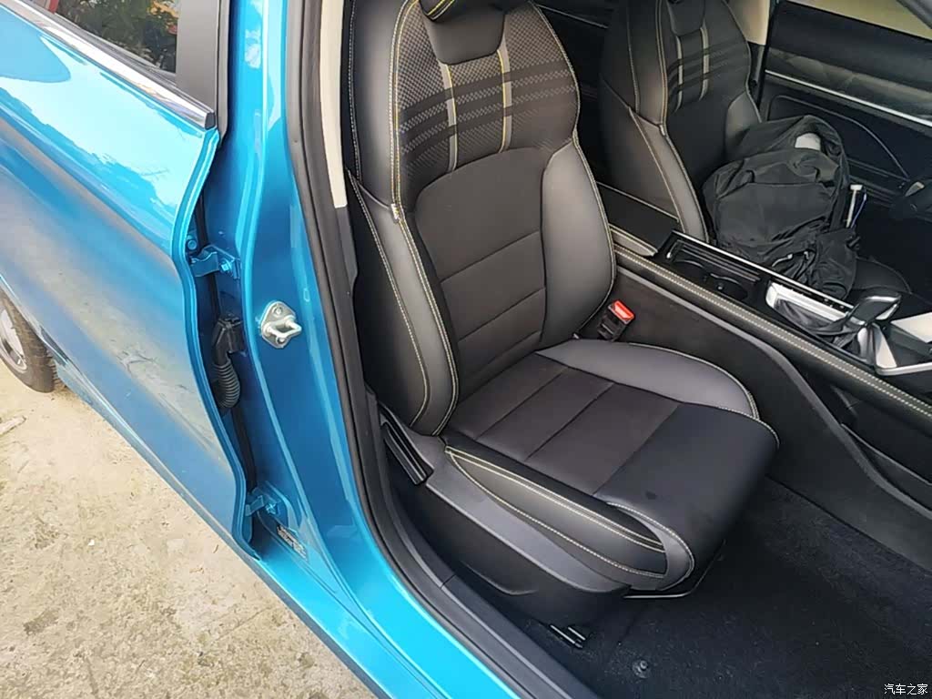 Geely Binray, 2022 25