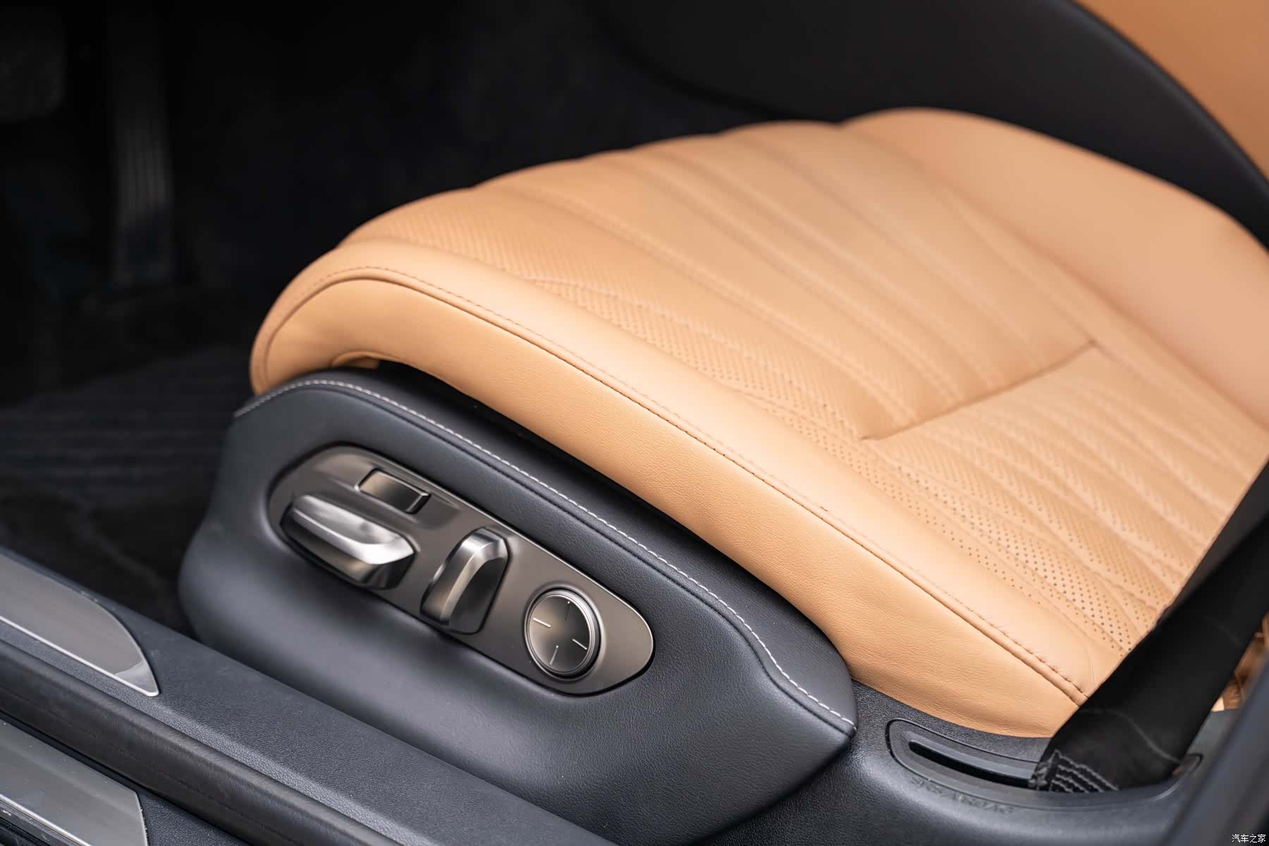 Lexus LS, 2021 21