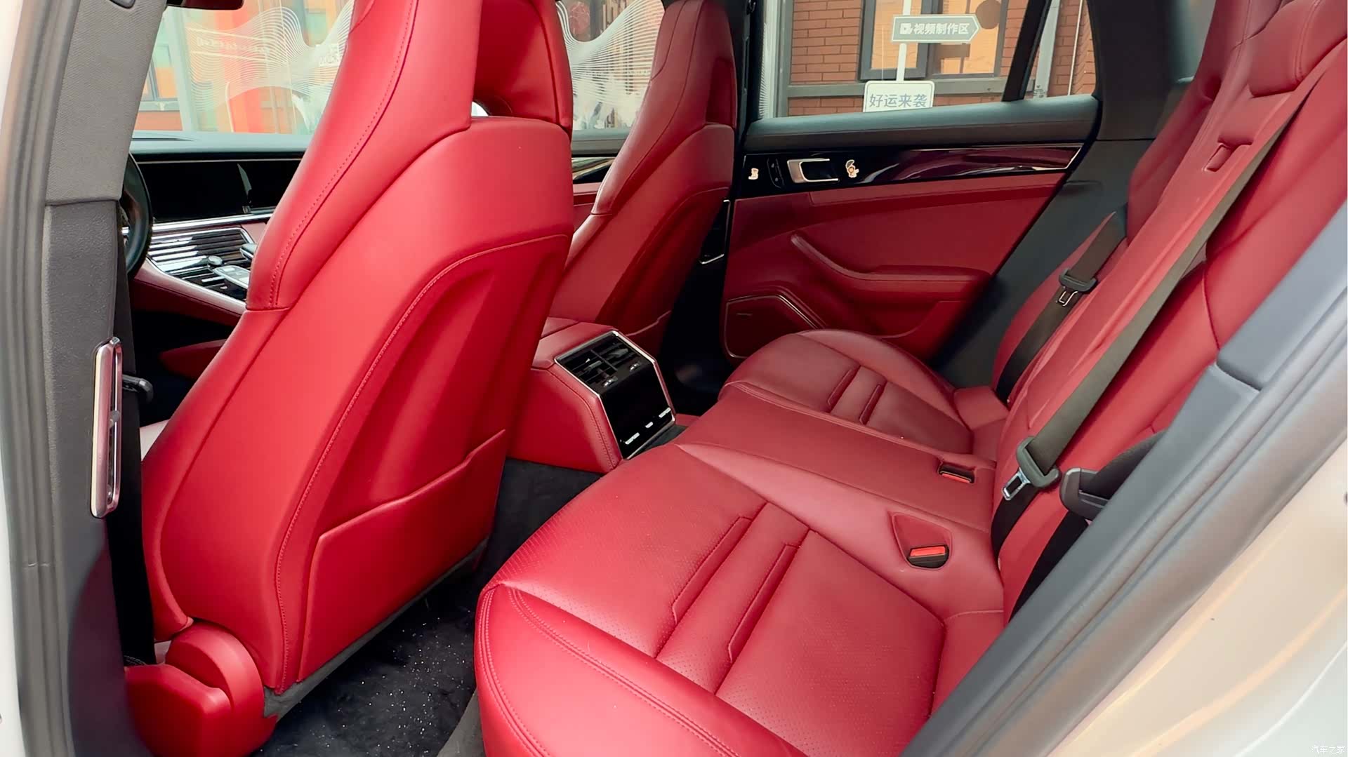 Porsche Panamera, 2022 9