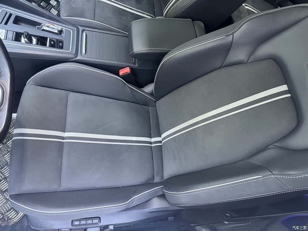 Volkswagen Golf, 2022 все фото