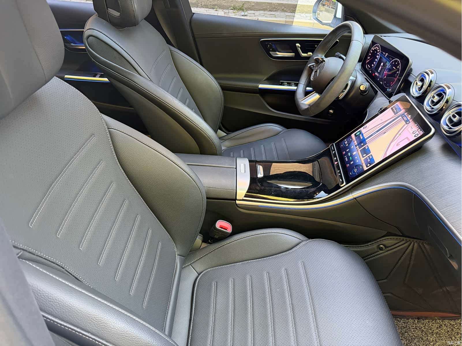 Mercedes-Benz C-Class, 2023 16