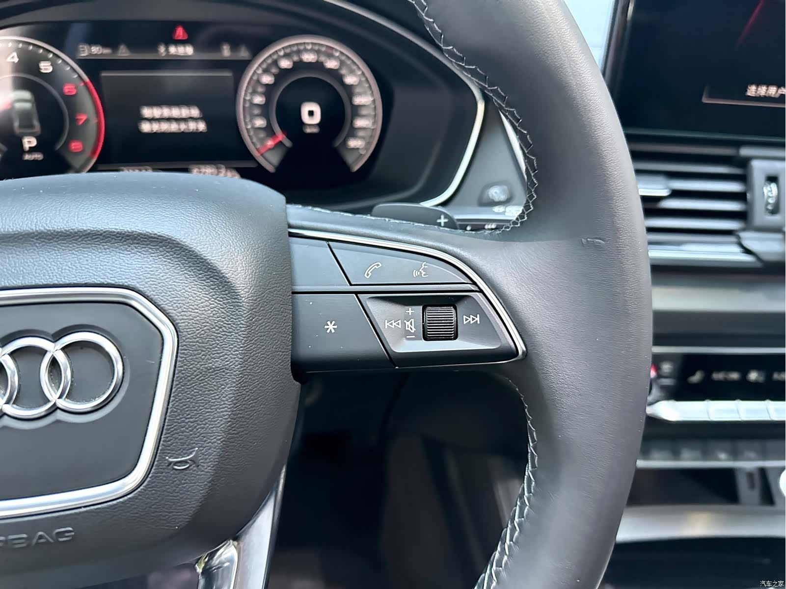 Audi Q5L, 2022 15