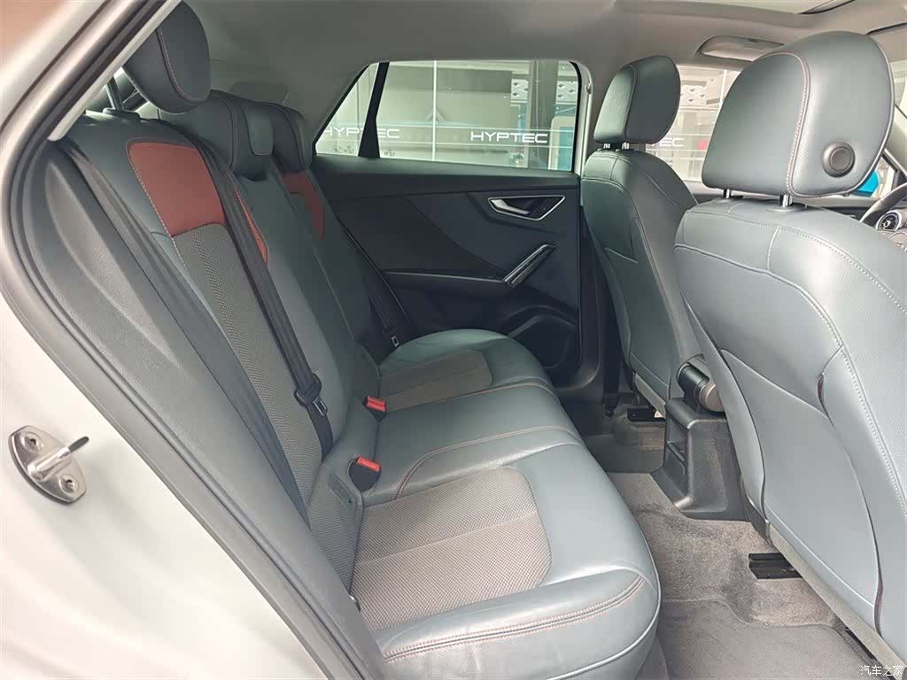 Audi Q2L, 2019 7