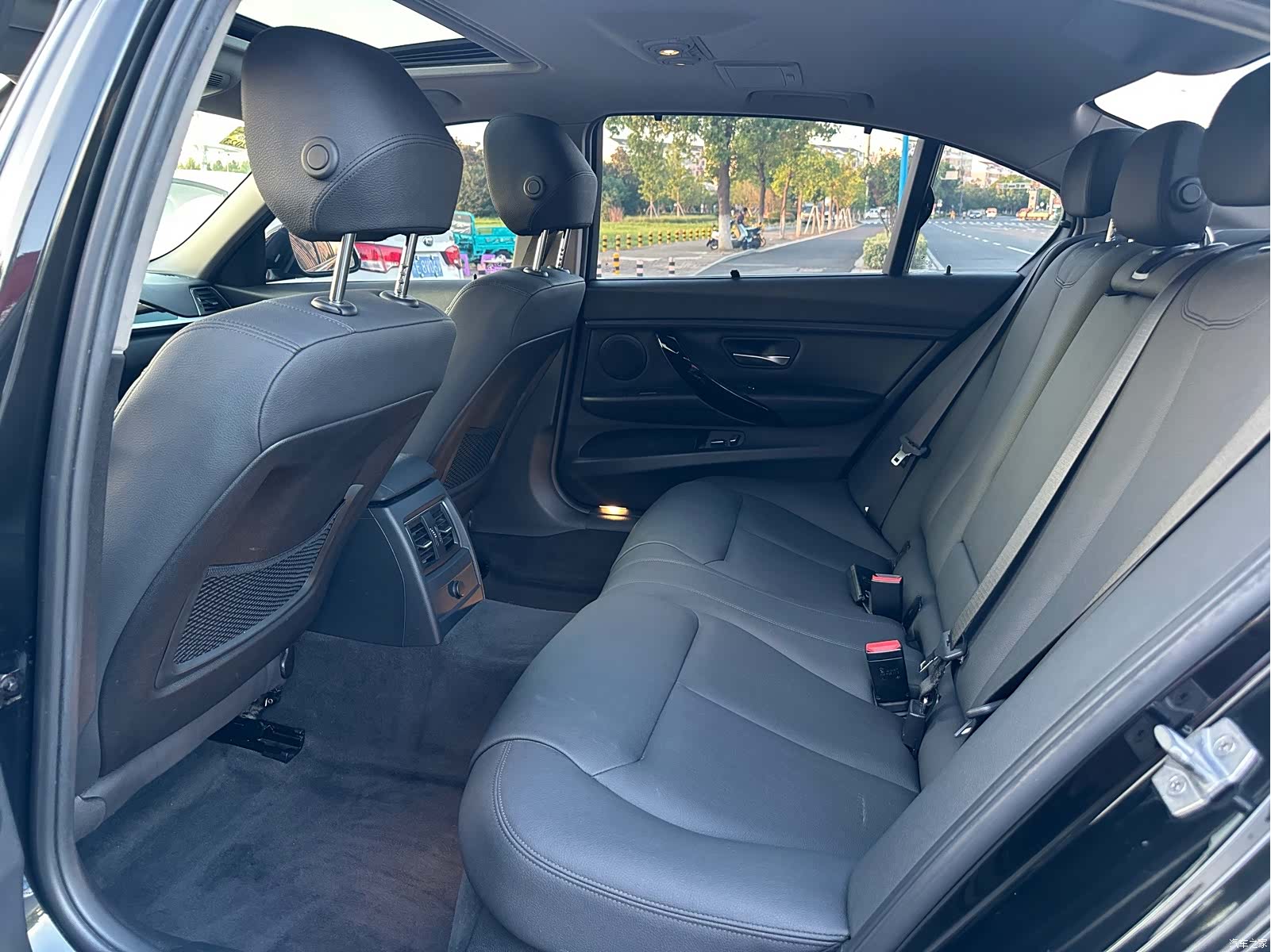 BMW 3 Series, 2017 12