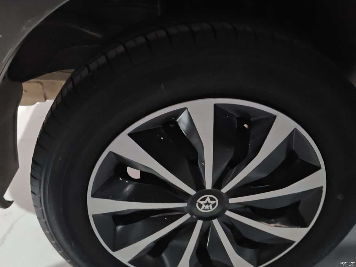 Nissan D50, 2014 15