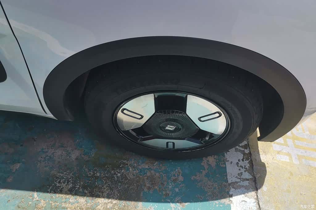 Wuling E300, 2020 6