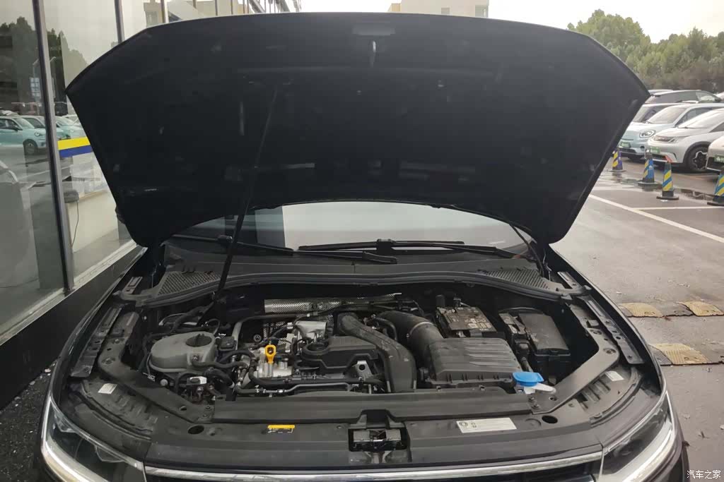 Volkswagen Tiguan L, 2024 10