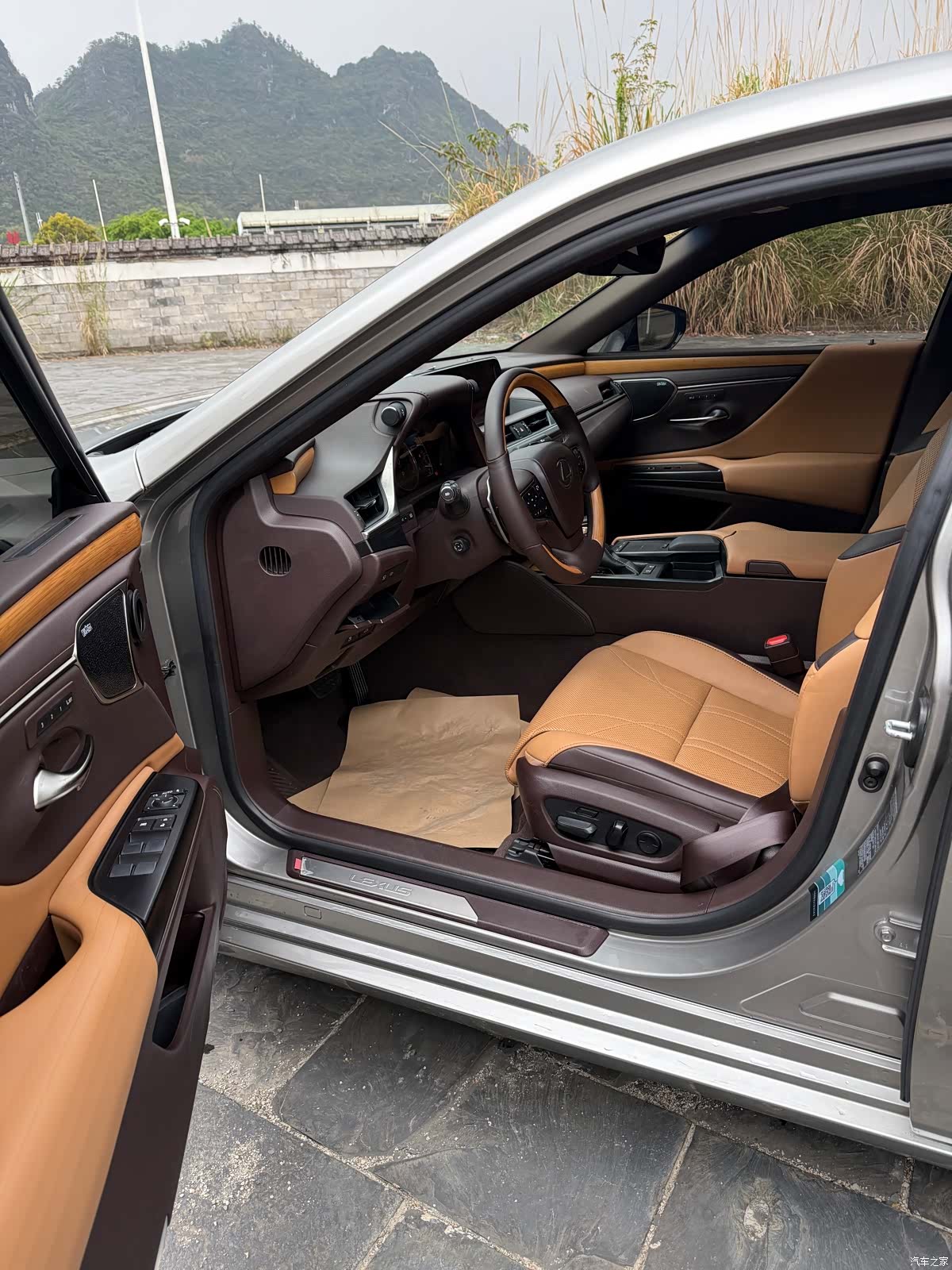Lexus ES, 2020 4