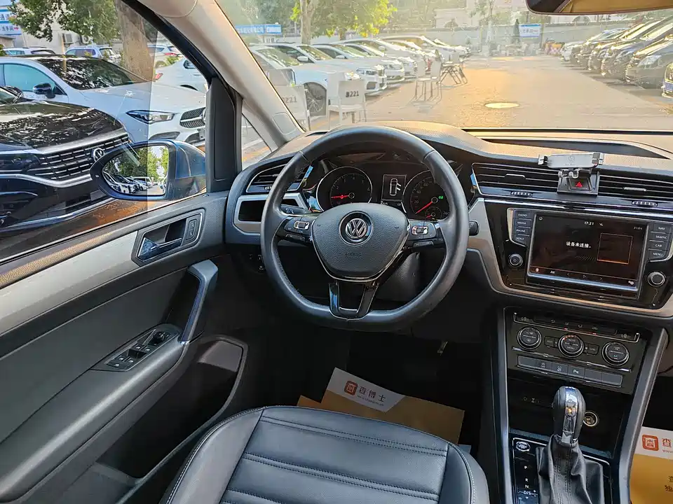 Volkswagen Touran