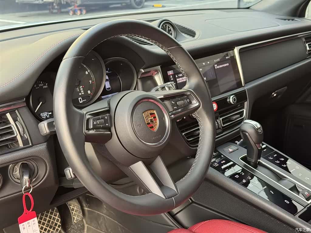 Porsche Macan, 2024 9
