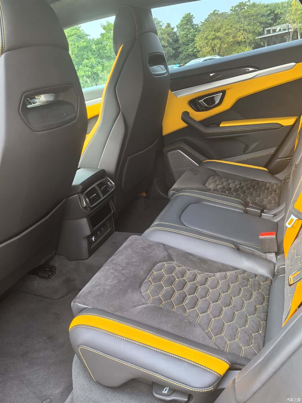 Lamborghini Urus, 2022 7