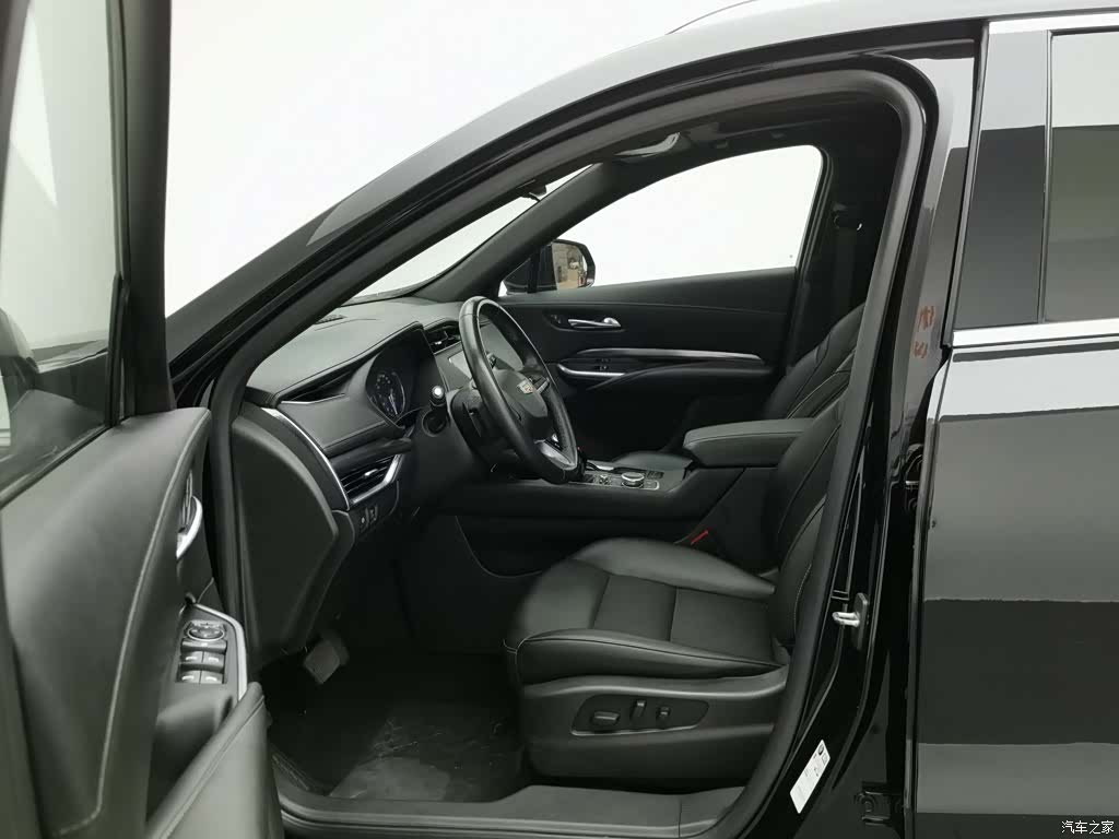 Cadillac XT4, 2020 10