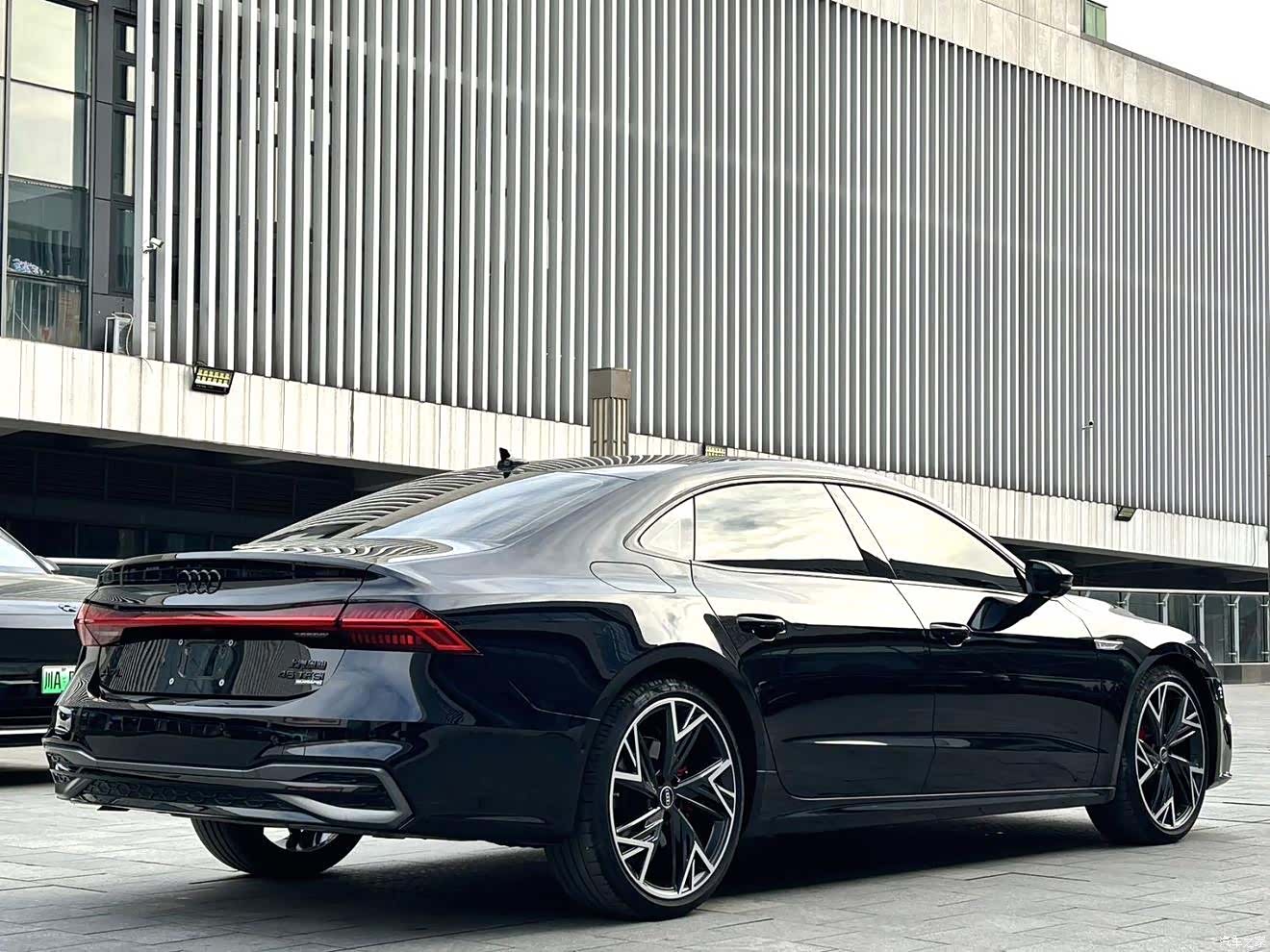 Audi A7L, 2025 10