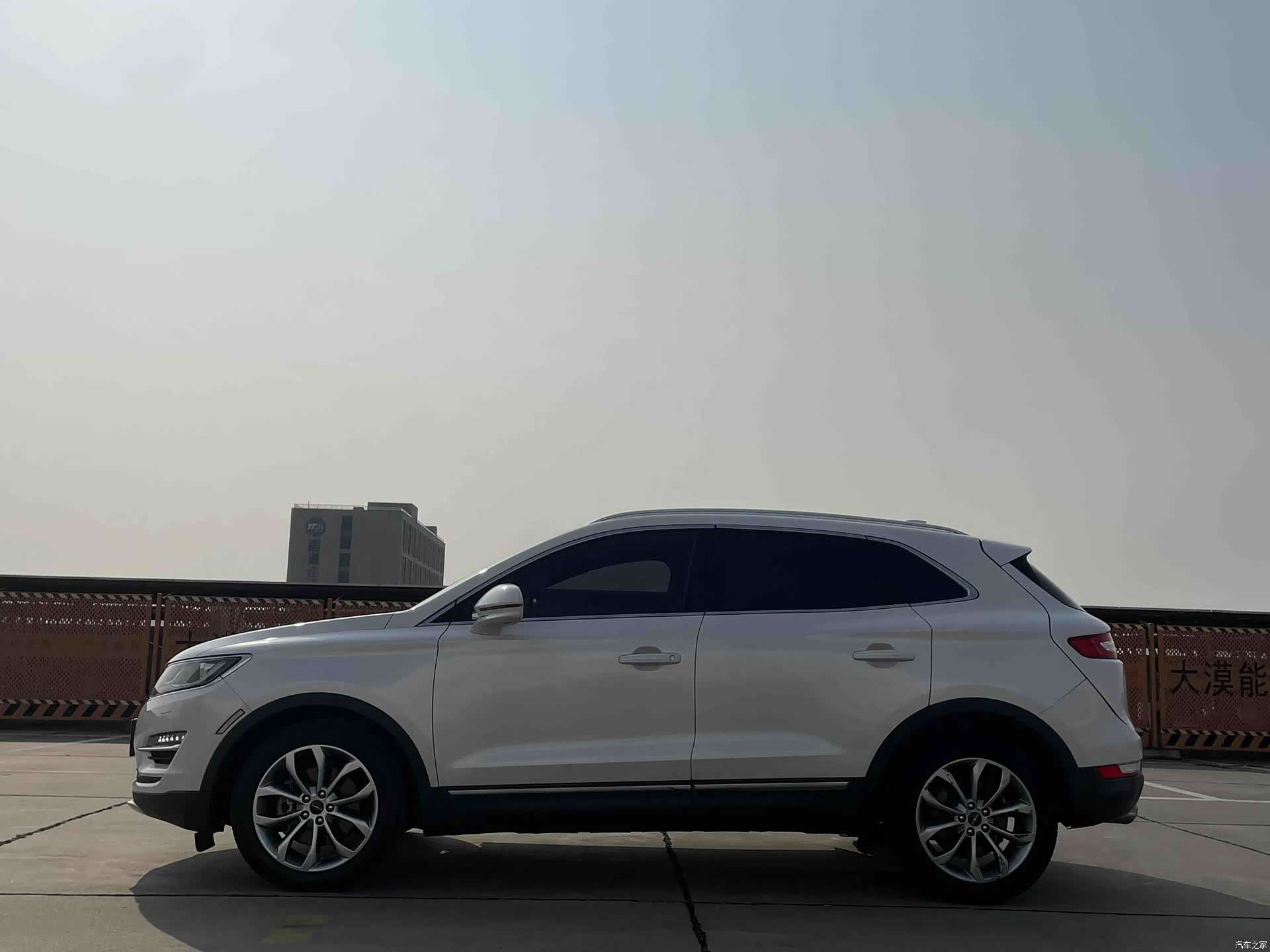 Lincoln MKC, 2019 13