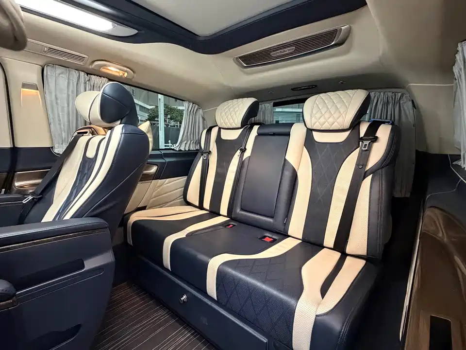 Mercedes-Benz V-class