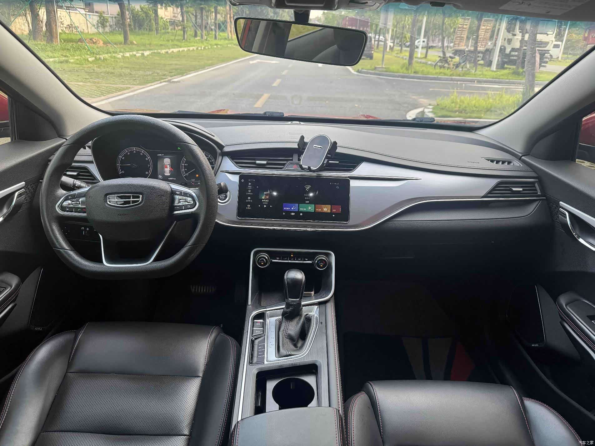 Geely Binray, 2019 4