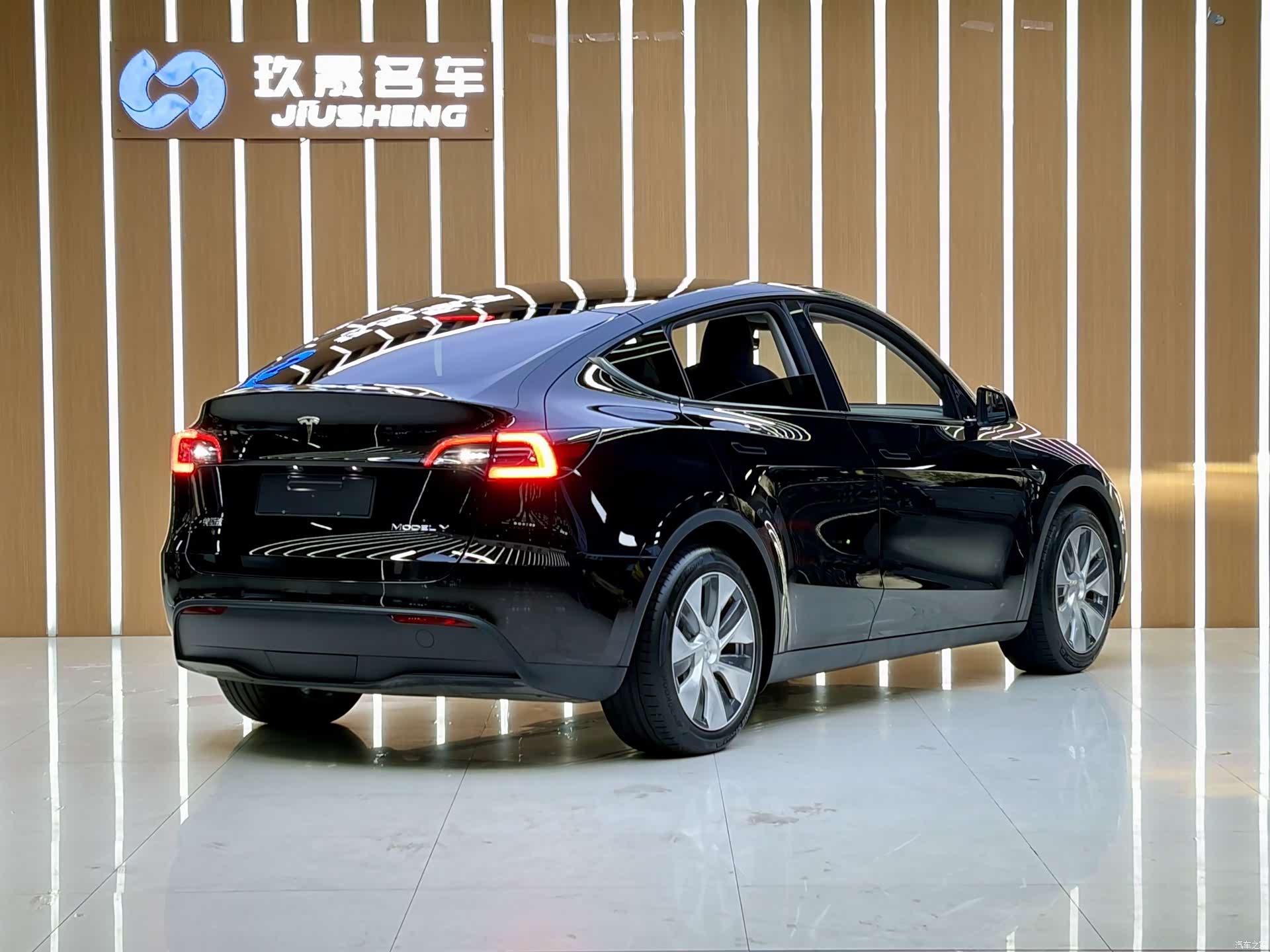Tesla Model Y, 2022 3