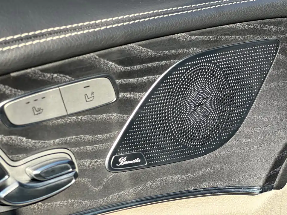 Mercedes-Benz CLS Mercedes-Benz CLS