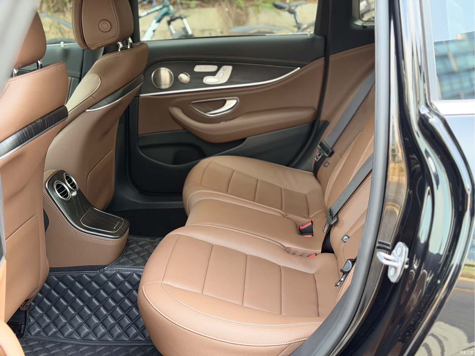 Mercedes-Benz E-Class, 2024 7