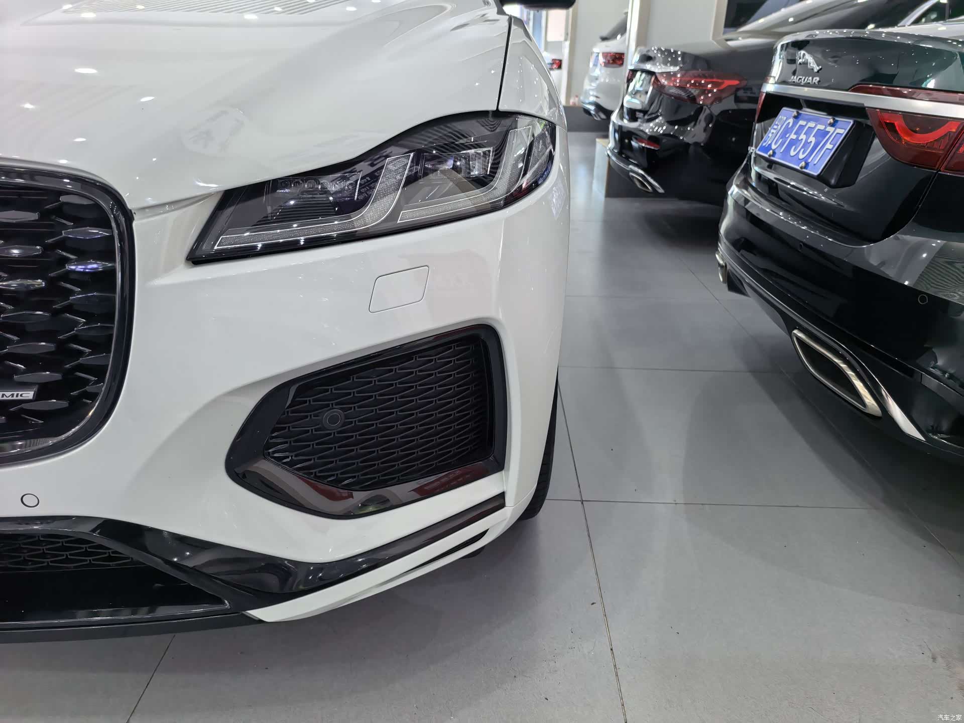 Jaguar F-PACE, 2023 4