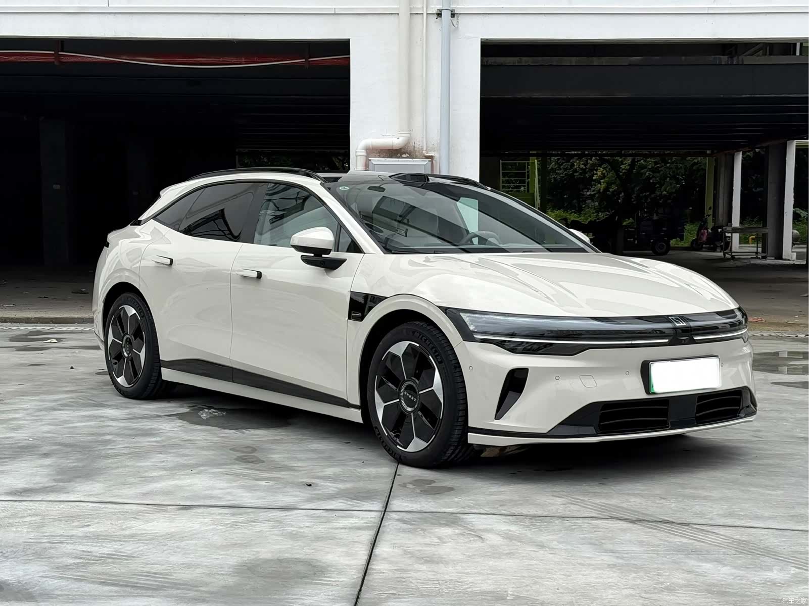 Zeekr 007, 2025 4