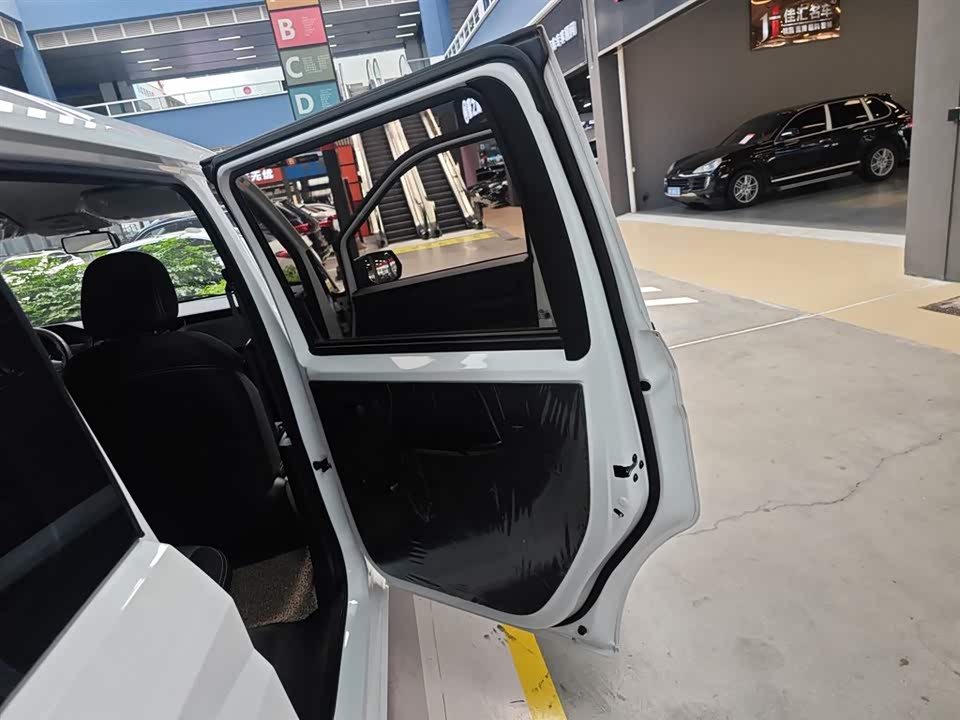 Wuling Wuling Hongguang PLUS Wuling Wuling Hongguang PLUS