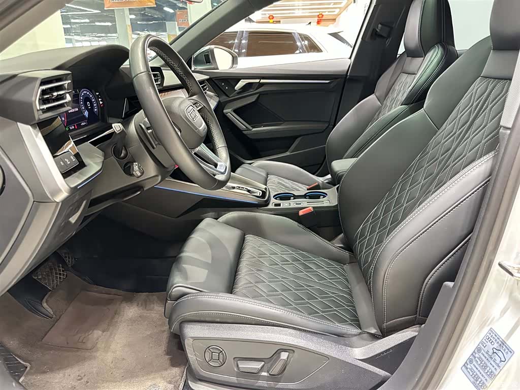 Audi Flying Spur, 2025 9