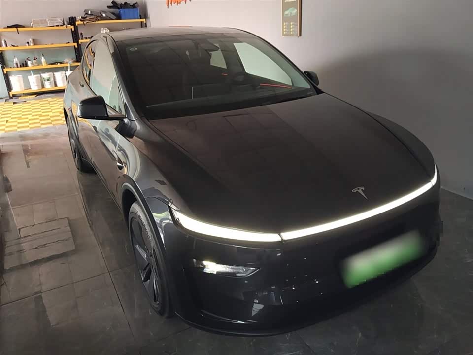 Tesla Model Y Tesla Model Y